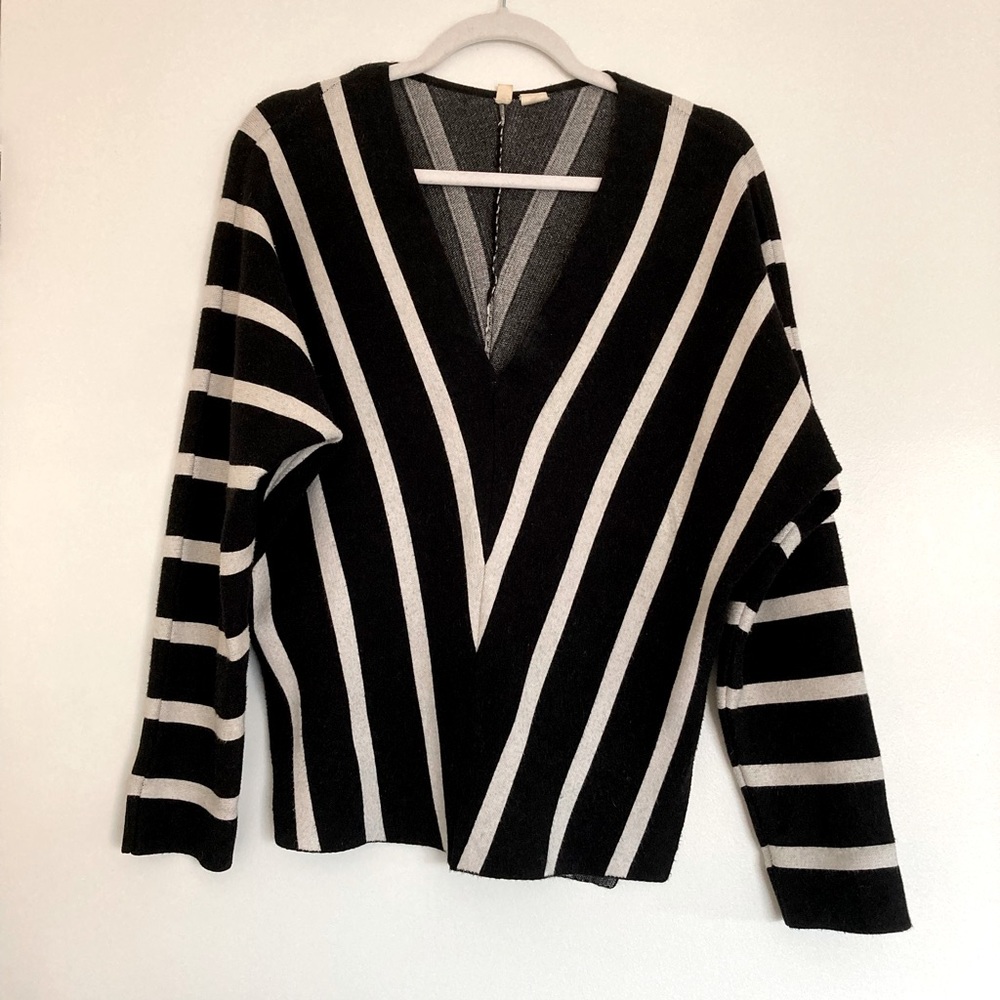 Moth black and white striped V neck fleece like sweater